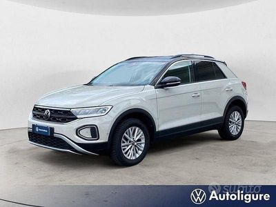 Usata VW T-Roc Life 150 CV (110 kW) 2023 Beige SUV