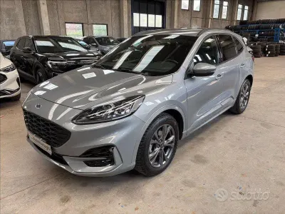 Usata Ford Kuga ST-Line X 190 CV (139 kW) 2022 Solar silver SUV