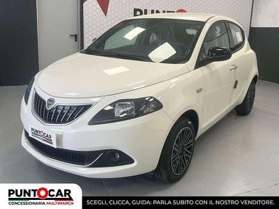 Usata Lancia Ypsilon Gold 69 CV (50 kW) 2023 Bianco Utilitaria