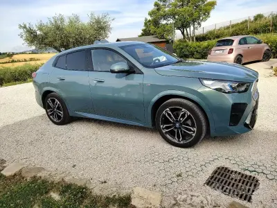 Usata BMW iX M Sport 67 kW (92 CV) 2025 Verde SUV