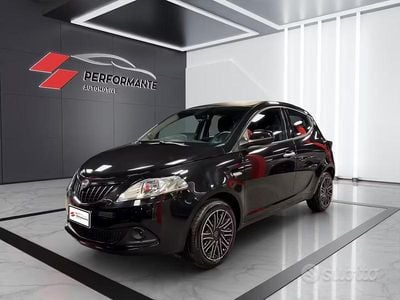 Usata Lancia Ypsilon Silver 70 CV (51 kW) 2023 Blu Utilitaria