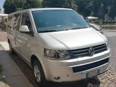 Usata VW Caravelle 140 CV (102 kW) 2012 Grigio Furgone