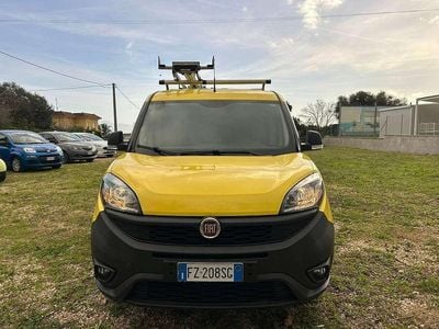 Usata Fiat Doblò 95 CV (69 kW) 2019 Giallo Monovolume
