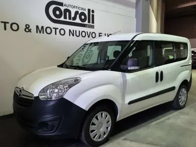 Usata Opel Combo Edition 95 CV (69 kW) 2013 Bianco Monovolume