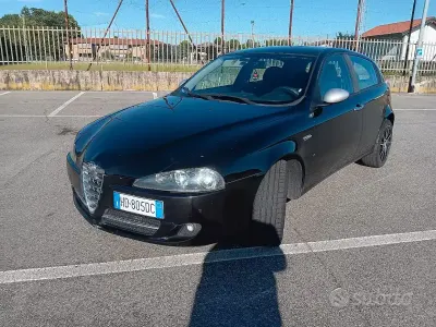Usata Alfa Romeo 147 120 CV (88 kW) 2008 Nero Utilitaria