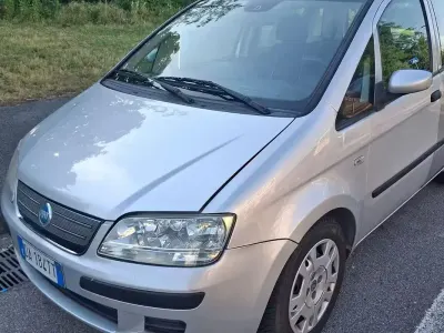 Usata Fiat Idea 77 CV (56 kW) 2006 Grigio Monovolume