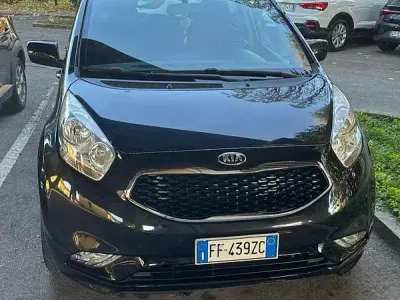 Usata Kia Venga 90 CV (66 kW) 2016 Nero Utilitaria