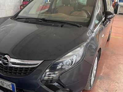 Usata Opel Zafira 150 CV (110 kW) 2012 Marrone Monovolume
