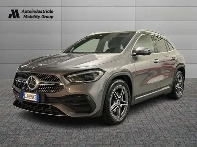 Usata Mercedes GLA200 Premium 150 CV (110 kW) 2022 Grigio montagna SUV