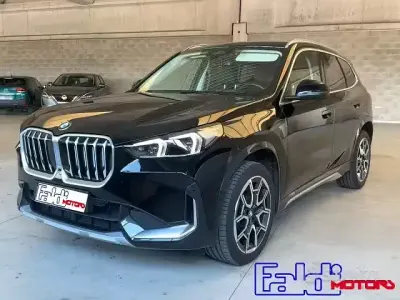 Käytetty BMW X1 xLine 150 HP (110 kW) 2025 Musta Katumaasturi