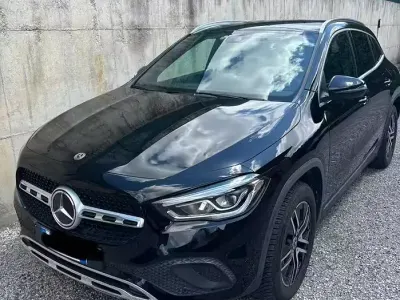 Usata Mercedes GLA180 Executive 116 CV (85 kW) 2020 Nero SUV