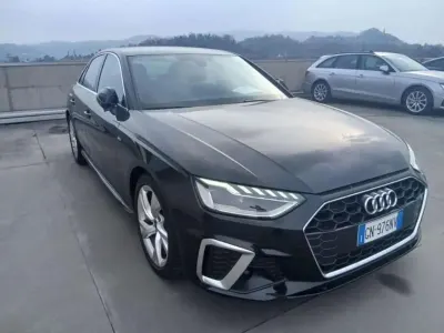 Begagnad Audi A4 S-Line 136 HK (100 kW) 2023 Svart Sedan