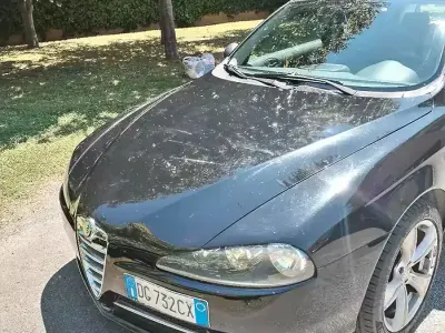 Usata Alfa Romeo 147 120 CV (88 kW) 2007 Nero Utilitaria