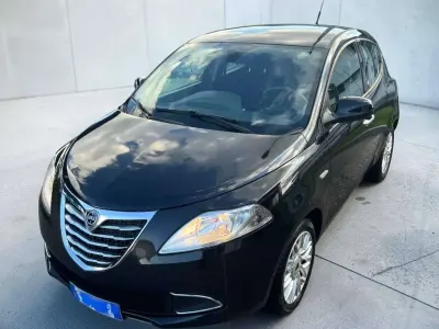 Usata Lancia Ypsilon Gold 69 CV (50 kW) 2015 Nero Utilitaria
