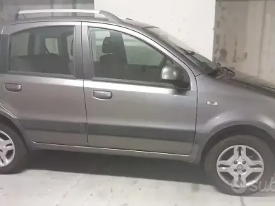 Usata Fiat Panda Climbing 60 CV (44 kW) 2010 Grigio Utilitaria