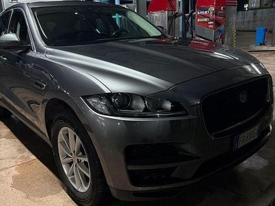 Begagnad Jaguar F-Pace 180 HK (132 kW) 2018 Grå SUV
