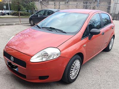 Usata Fiat Grande Punto Active 65 CV (47 kW) 2005 Arancione Utilitaria
