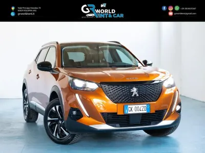 Usata Peugeot 2008 Allure 131 CV (96 kW) 2022 Arancione SUV