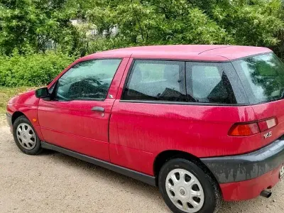 Usata Alfa Romeo 145 90 CV (66 kW) 1998 Rosso Utilitaria