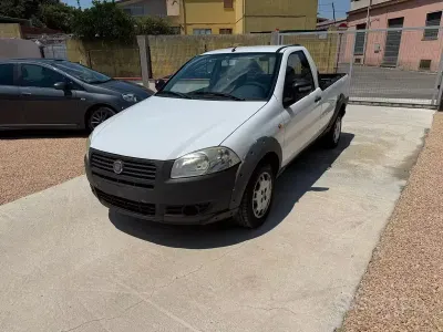 Usata Fiat Strada 95 CV (69 kW) 2013 Bianco Pick-up