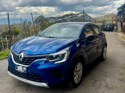 Usata Renault Captur Business 100 CV (73 kW) 2021 Blu SUV