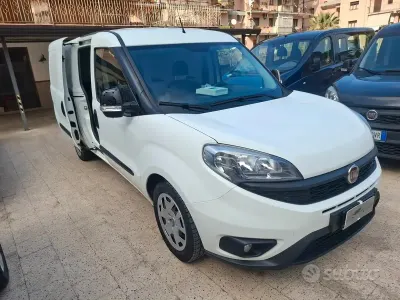 Usata Fiat Doblò 105 CV (77 kW) 2017 Bianco Monovolume