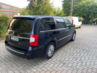 Gebraucht Lancia Voyager 160 PS (117 kW) 2012 Schwarz Van / Kleinbus