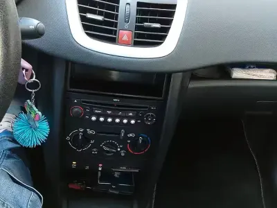 Usata Peugeot 207 95 CV (69 kW) 2008 Grigio Berlina