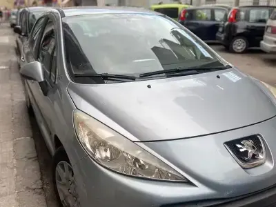 Usata Peugeot 207 88 CV (64 kW) 1990 Grigio Berlina