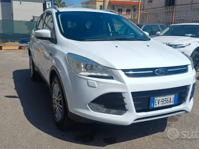 Usata Ford Kuga Titanium 163 CV (119 kW) 2015 Bianco SUV