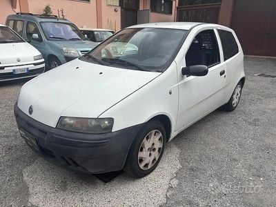 Usata Fiat Punto 59 CV (43 kW) 2002 Bianco Utilitaria