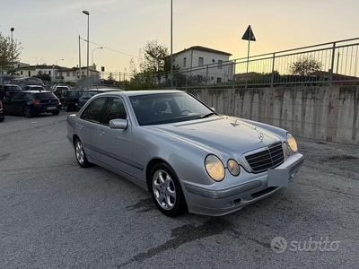 Usata Mercedes E270 Elegance 2002 Grigio Berlina