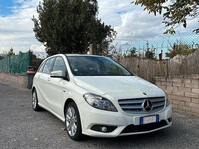 Usata Mercedes B180 Executive 122 CV (89 kW) 2012 Bianco Monovolume