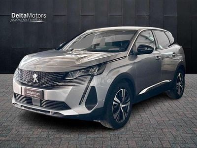 Usata Peugeot 3008 Allure 131 CV (96 kW) 2023 Grigio metallizzato SUV