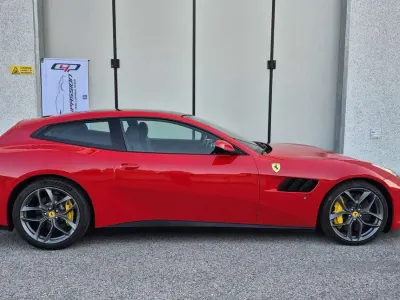 Usata Ferrari GTC4Lusso 610 CV (448 kW) 2019 Rosso Station wagon