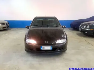 Usata Opel Tigra 90 CV (66 kW) 2000 Nero Coupé