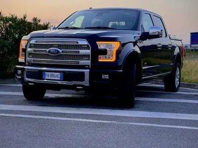 Usata Ford F-150 Platinum 370 CV (272 kW) 2017 Nero Pick-up