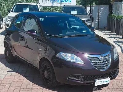 Usata Lancia Ypsilon 69 CV (50 kW) 2013 Lilla Utilitaria