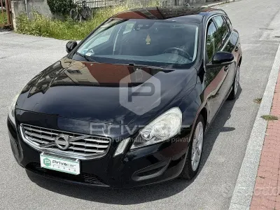Usata Volvo V60 Kinetic 163 CV (119 kW) 2011 Nero Station wagon