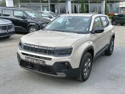 Nuova Jeep Avenger Longitude Plus 101 CV (74 kW) 2026 Grigio stone metallizzato SUV