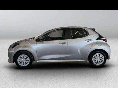 Usata Toyota Yaris Hybrid Active 92 CV (67 kW) 2025 Silver met Berlina