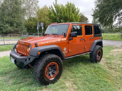 Usata Jeep Wrangler Rubicon 200 CV (147 kW) 2011 Arancione SUV