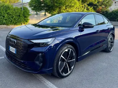 Usata Audi Q4 e-tron S-Line 150 kW (204 CV) 2022 Blu/azzurro SUV