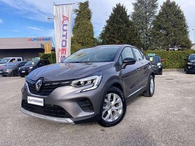 Usata Renault Captur Business 116 CV (85 kW) 2021 Argento SUV