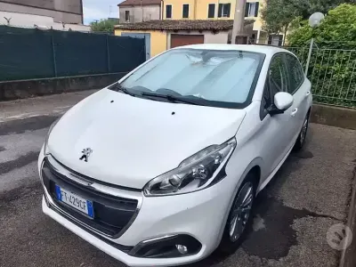 Usata Peugeot 208 83 CV (61 kW) 2019 Bianco Utilitaria