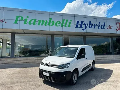 Usata Citroën Berlingo Live 102 CV (75 kW) 2020 Bianco Monovolume