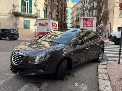 Usata Lancia Delta Gold 165 CV (121 kW) 2014 Grigio Utilitaria