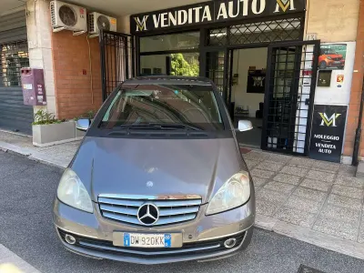 Usata Mercedes A180 Elegance 109 CV (80 kW) 2009 Argento Monovolume