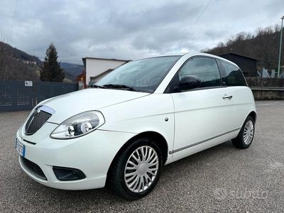 Usata Lancia Ypsilon 69 CV (50 kW) 2011 Bianco Utilitaria