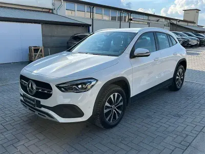 Usata Mercedes GLA180 116 CV (85 kW) 2022 Bianco SUV